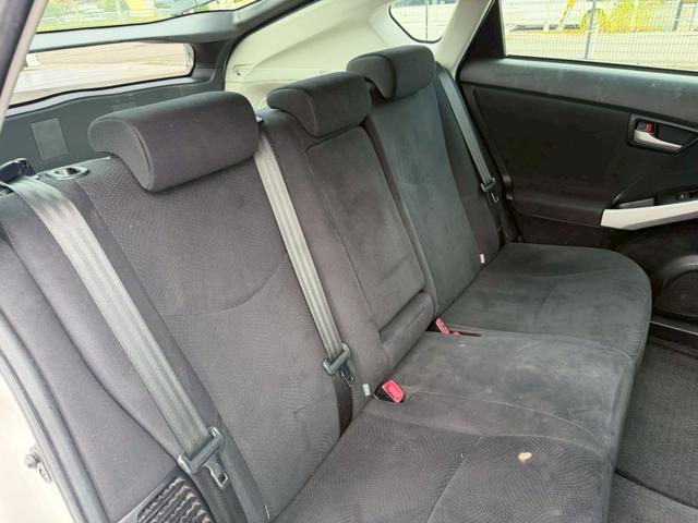 プリウス Ｓ　車両品質評価書付／バックカメラ／スマートキー／スペアキー有り／オートライト／全席パワーウィンド―／シガーソケット／電動格納ミラー／エアコン機能／取説付き／ハイブリッド車／（53枚目）