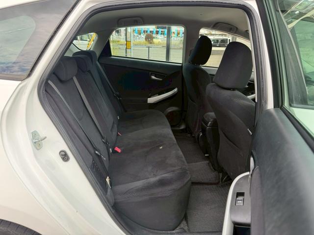 プリウス Ｓ　車両品質評価書付／バックカメラ／スマートキー／スペアキー有り／オートライト／全席パワーウィンド―／シガーソケット／電動格納ミラー／エアコン機能／取説付き／ハイブリッド車／（57枚目）