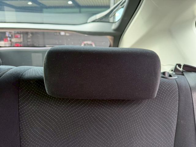 プリウス Ｓ　車両品質評価書付／バックカメラ／スマートキー／スペアキー有り／オートライト／全席パワーウィンド―／シガーソケット／電動格納ミラー／エアコン機能／取説付き／ハイブリッド車／（67枚目）