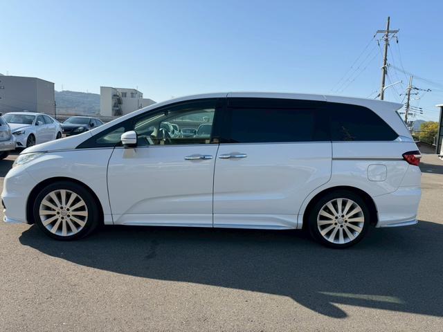 オデッセイ アブソルート・２０ｔｈアニバーサリーパッケージ　車両品質評価書付き　フリップダウンモニター　Ｂｌｕｅｔｏｏｔｈ機能　Ｗエアコン　両側パワースライドドア　クルーズコントロール　車線逸脱防止機能　衝突軽減ブレーキ　ステアリングリモコン　バックカメラ（14枚目）