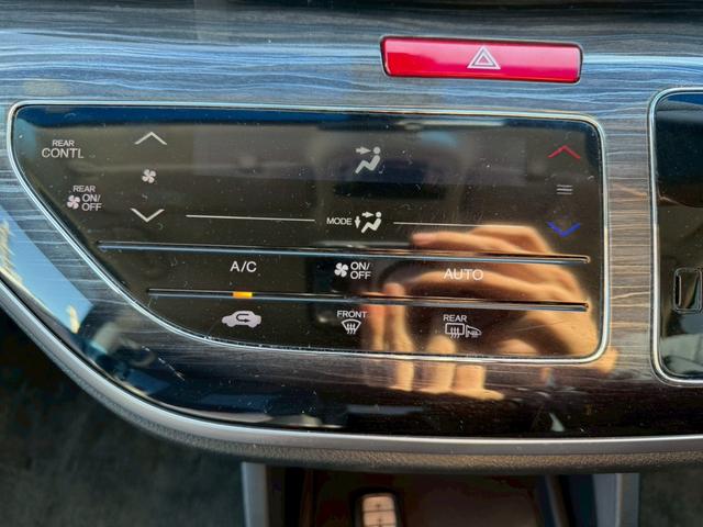 オデッセイ アブソルート・２０ｔｈアニバーサリーパッケージ　車両品質評価書付き　フリップダウンモニター　Ｂｌｕｅｔｏｏｔｈ機能　Ｗエアコン　両側パワースライドドア　クルーズコントロール　車線逸脱防止機能　衝突軽減ブレーキ　ステアリングリモコン　バックカメラ（40枚目）