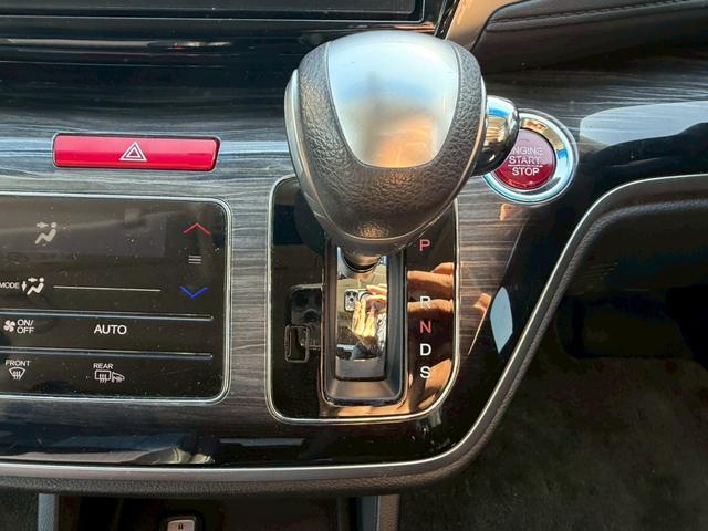 オデッセイ アブソルート・２０ｔｈアニバーサリーパッケージ　車両品質評価書付き　フリップダウンモニター　Ｂｌｕｅｔｏｏｔｈ機能　Ｗエアコン　両側パワースライドドア　クルーズコントロール　車線逸脱防止機能　衝突軽減ブレーキ　ステアリングリモコン　バックカメラ（41枚目）