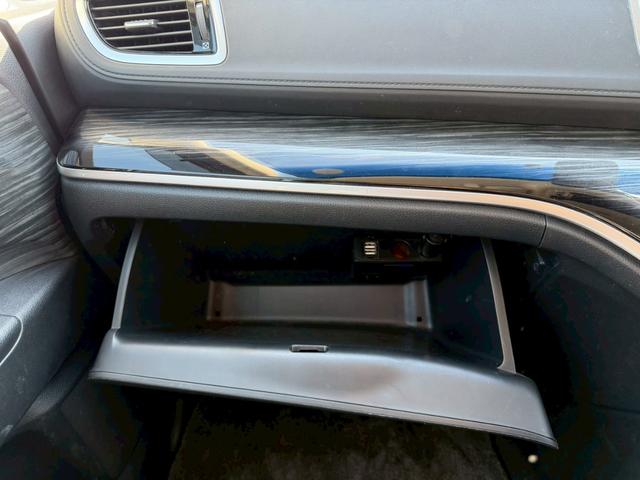 オデッセイ アブソルート・２０ｔｈアニバーサリーパッケージ　車両品質評価書付き　フリップダウンモニター　Ｂｌｕｅｔｏｏｔｈ機能　Ｗエアコン　両側パワースライドドア　クルーズコントロール　車線逸脱防止機能　衝突軽減ブレーキ　ステアリングリモコン　バックカメラ（45枚目）