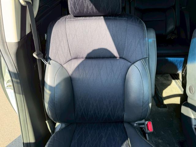 オデッセイ アブソルート・２０ｔｈアニバーサリーパッケージ　車両品質評価書付き　フリップダウンモニター　Ｂｌｕｅｔｏｏｔｈ機能　Ｗエアコン　両側パワースライドドア　クルーズコントロール　車線逸脱防止機能　衝突軽減ブレーキ　ステアリングリモコン　バックカメラ（49枚目）