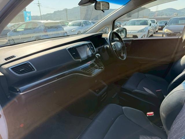 オデッセイ アブソルート・２０ｔｈアニバーサリーパッケージ　車両品質評価書付き　フリップダウンモニター　Ｂｌｕｅｔｏｏｔｈ機能　Ｗエアコン　両側パワースライドドア　クルーズコントロール　車線逸脱防止機能　衝突軽減ブレーキ　ステアリングリモコン　バックカメラ（70枚目）