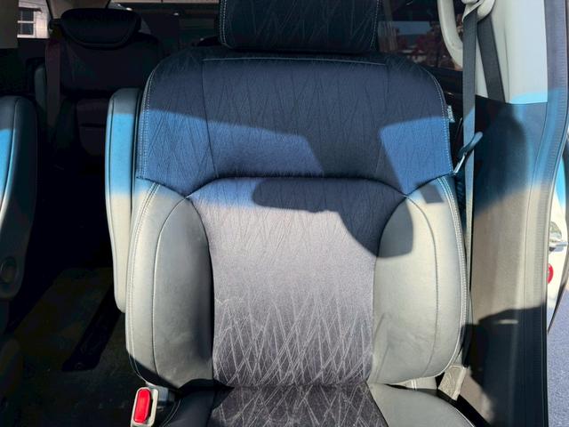 オデッセイ アブソルート・２０ｔｈアニバーサリーパッケージ　車両品質評価書付き　フリップダウンモニター　Ｂｌｕｅｔｏｏｔｈ機能　Ｗエアコン　両側パワースライドドア　クルーズコントロール　車線逸脱防止機能　衝突軽減ブレーキ　ステアリングリモコン　バックカメラ（73枚目）