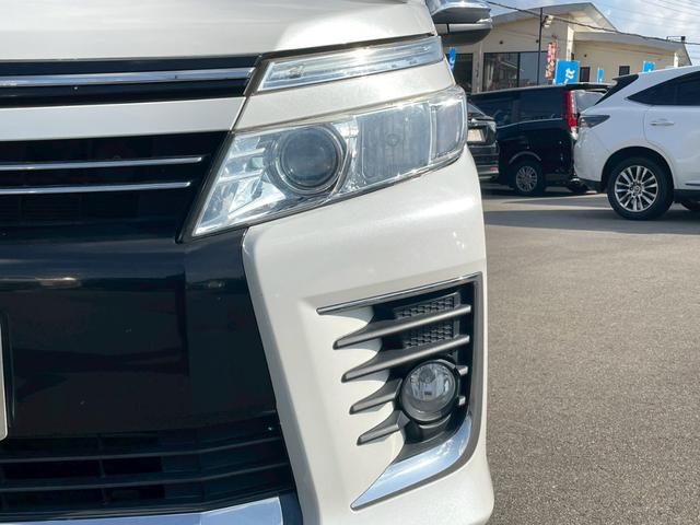 ヴォクシー ZS 認定評価付車両 ナビゲーション 後席モニター フルセグチューナー Bluetooth DVD/CD バックカメラ 両側パワースライドドア スマートキー ステアリングリモコン アルミホイール(17枚目)