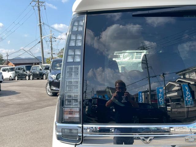 ヴォクシー ZS 認定評価付車両 ナビゲーション 後席モニター フルセグチューナー Bluetooth DVD/CD バックカメラ 両側パワースライドドア スマートキー ステアリングリモコン アルミホイール(18枚目)