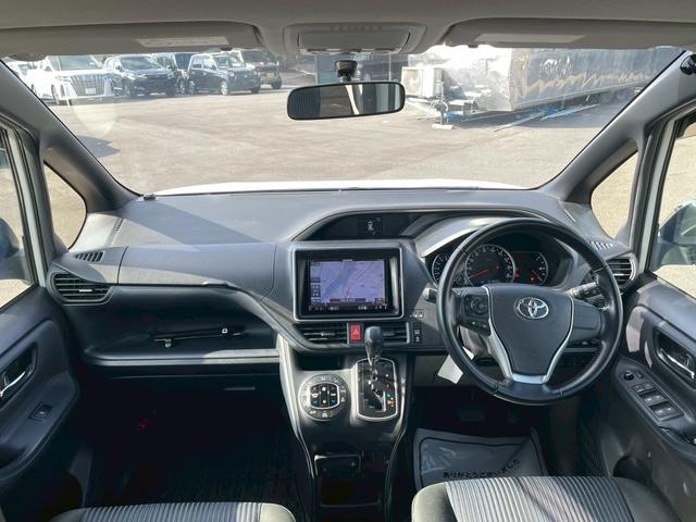 ヴォクシー ZS 認定評価付車両 ナビゲーション 後席モニター フルセグチューナー Bluetooth DVD/CD バックカメラ 両側パワースライドドア スマートキー ステアリングリモコン アルミホイール(23枚目)