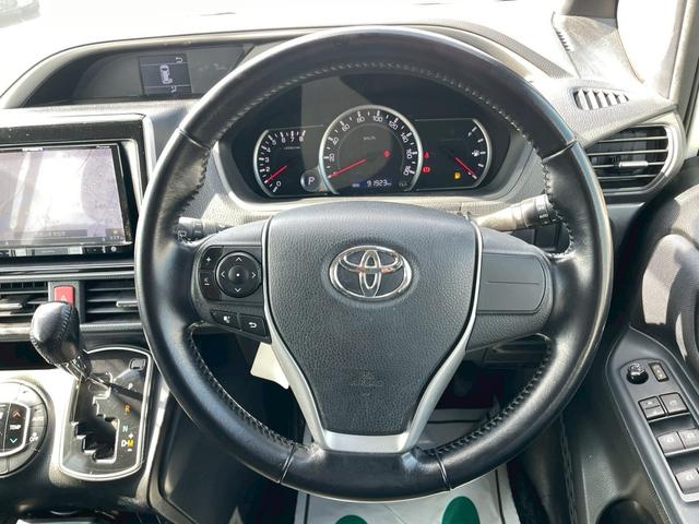 ヴォクシー ZS 認定評価付車両 ナビゲーション 後席モニター フルセグチューナー Bluetooth DVD/CD バックカメラ 両側パワースライドドア スマートキー ステアリングリモコン アルミホイール(24枚目)