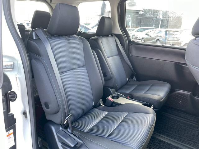 ヴォクシー ZS 認定評価付車両 ナビゲーション 後席モニター フルセグチューナー Bluetooth DVD/CD バックカメラ 両側パワースライドドア スマートキー ステアリングリモコン アルミホイール(45枚目)