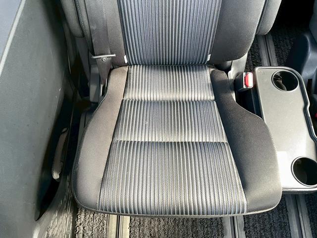 ヴォクシー ZS 認定評価付車両 ナビゲーション 後席モニター フルセグチューナー Bluetooth DVD/CD バックカメラ 両側パワースライドドア スマートキー ステアリングリモコン アルミホイール(49枚目)