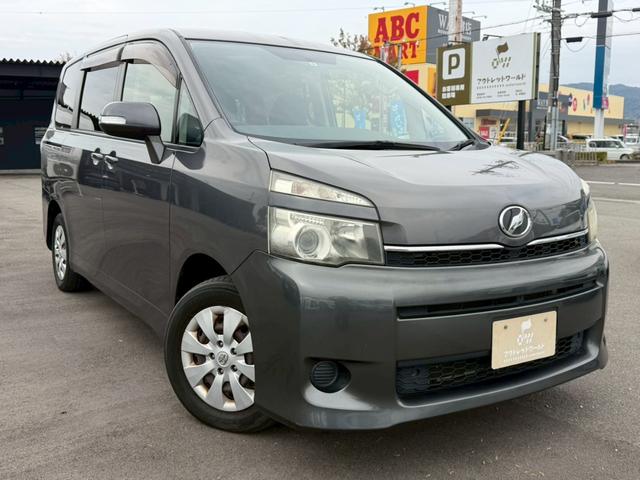 ヴォクシー Ｘ　Ｌエディション　車両品質評価書付き　バックカメラ　オートライト　ＥＴＣ　テレビ機能　スマートキー　パワースライドドア　全席パワーウィンド―　電動格納ミラー　ステアリングリモコン　テレビキット（7枚目）