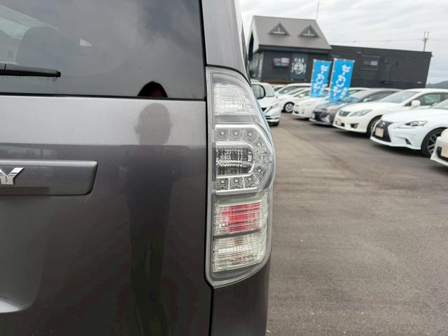 ヴォクシー Ｘ　Ｌエディション　車両品質評価書付き　バックカメラ　オートライト　ＥＴＣ　テレビ機能　スマートキー　パワースライドドア　全席パワーウィンド―　電動格納ミラー　ステアリングリモコン　テレビキット（15枚目）