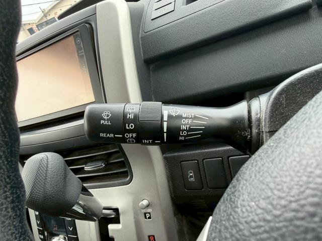 ヴォクシー Ｘ　Ｌエディション　車両品質評価書付き　バックカメラ　オートライト　ＥＴＣ　テレビ機能　スマートキー　パワースライドドア　全席パワーウィンド―　電動格納ミラー　ステアリングリモコン　テレビキット（21枚目）