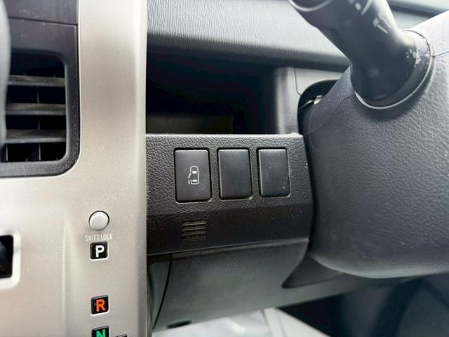 ヴォクシー Ｘ　Ｌエディション　車両品質評価書付き　バックカメラ　オートライト　ＥＴＣ　テレビ機能　スマートキー　パワースライドドア　全席パワーウィンド―　電動格納ミラー　ステアリングリモコン　テレビキット（27枚目）