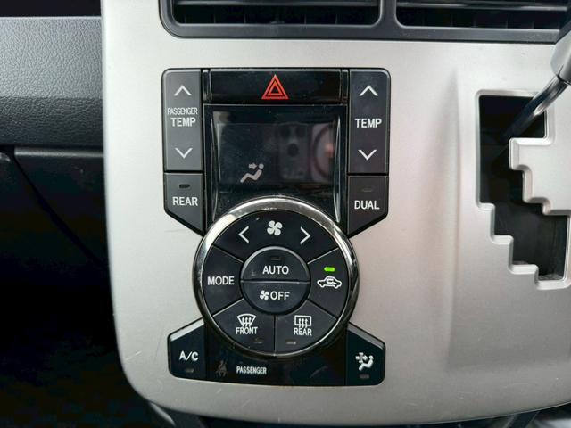 ヴォクシー Ｘ　Ｌエディション　車両品質評価書付き　バックカメラ　オートライト　ＥＴＣ　テレビ機能　スマートキー　パワースライドドア　全席パワーウィンド―　電動格納ミラー　ステアリングリモコン　テレビキット（32枚目）