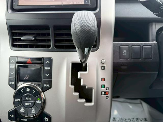 ヴォクシー Ｘ　Ｌエディション　車両品質評価書付き　バックカメラ　オートライト　ＥＴＣ　テレビ機能　スマートキー　パワースライドドア　全席パワーウィンド―　電動格納ミラー　ステアリングリモコン　テレビキット（33枚目）