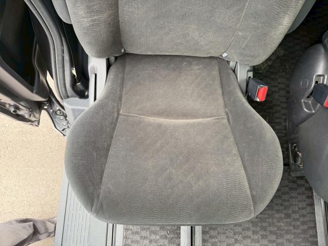 ヴォクシー Ｘ　Ｌエディション　車両品質評価書付き　バックカメラ　オートライト　ＥＴＣ　テレビ機能　スマートキー　パワースライドドア　全席パワーウィンド―　電動格納ミラー　ステアリングリモコン　テレビキット（47枚目）