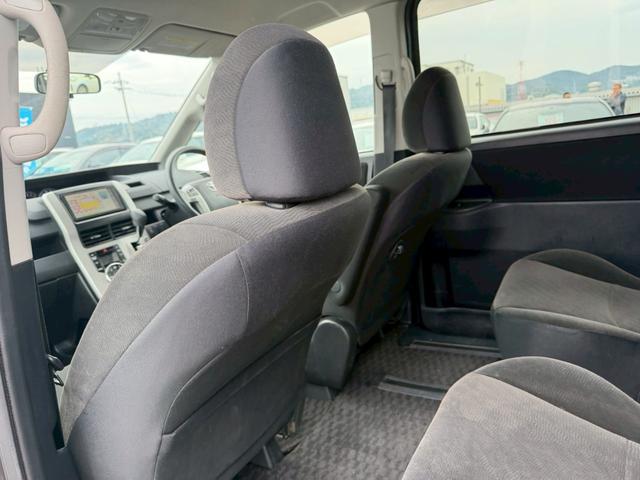 ヴォクシー Ｘ　Ｌエディション　車両品質評価書付き　バックカメラ　オートライト　ＥＴＣ　テレビ機能　スマートキー　パワースライドドア　全席パワーウィンド―　電動格納ミラー　ステアリングリモコン　テレビキット（59枚目）