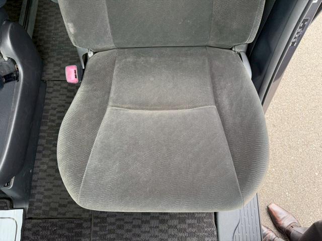 ヴォクシー Ｘ　Ｌエディション　車両品質評価書付き　バックカメラ　オートライト　ＥＴＣ　テレビ機能　スマートキー　パワースライドドア　全席パワーウィンド―　電動格納ミラー　ステアリングリモコン　テレビキット（67枚目）