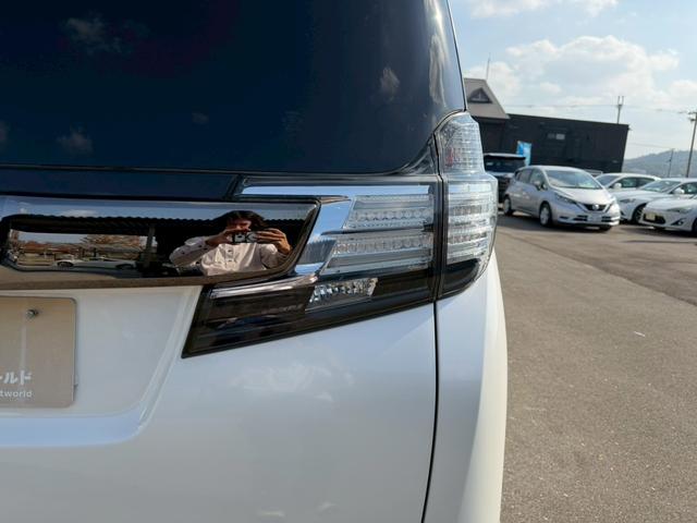 ヴェルファイア ２．５Ｚ　Ａエディション　ゴールデンアイズ　モデリスタフルエアロ　助手席スーパーロングスライド　フリップダウン　ツインムーンルーフ　両側パワースライド　パワーバックドア　クルーズコントロール　ビルトインＥＴＣ　ディーラーオプション１０インチナビ（19枚目）