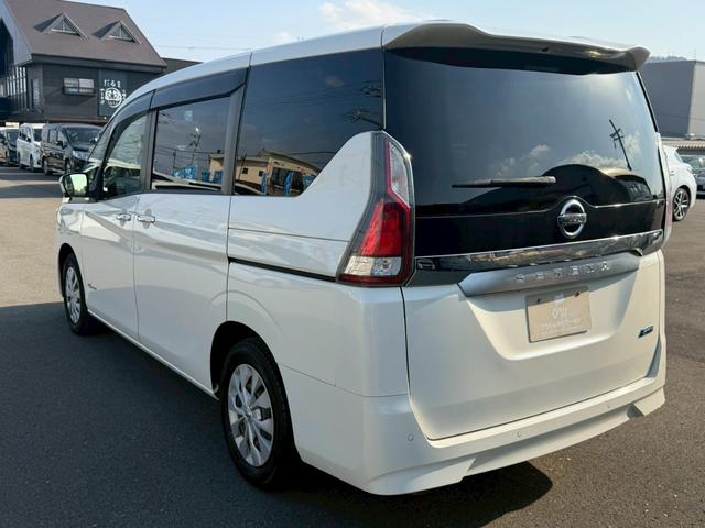 セレナ 　車両品質評価書付き　プロパイロット　インテリジェントルームミラー　アラウンドビューモニター　Ｂｌｕｅｔｏｏｔｈ機能　パーキングアシスト　両側パワースライドドア　ＥＴＣ　衝突軽減ブレーキ　シートアレンジ（10枚目）