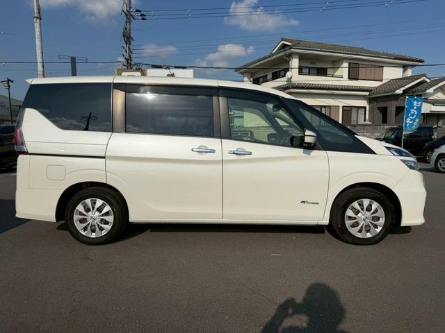 セレナ 　車両品質評価書付き　プロパイロット　インテリジェントルームミラー　アラウンドビューモニター　Ｂｌｕｅｔｏｏｔｈ機能　パーキングアシスト　両側パワースライドドア　ＥＴＣ　衝突軽減ブレーキ　シートアレンジ（12枚目）