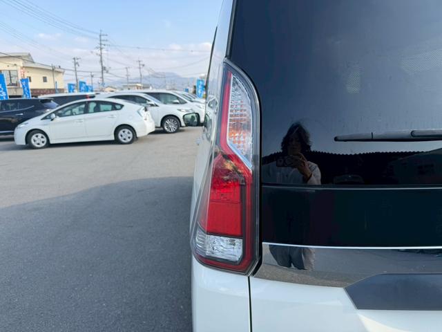 セレナ 　車両品質評価書付き　プロパイロット　インテリジェントルームミラー　アラウンドビューモニター　Ｂｌｕｅｔｏｏｔｈ機能　パーキングアシスト　両側パワースライドドア　ＥＴＣ　衝突軽減ブレーキ　シートアレンジ（15枚目）