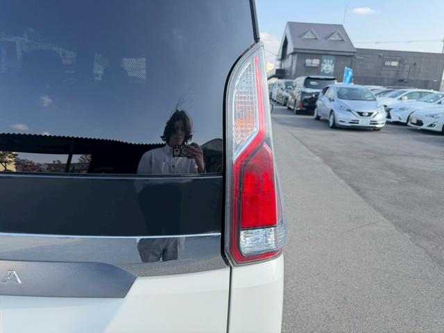 セレナ 　車両品質評価書付き　プロパイロット　インテリジェントルームミラー　アラウンドビューモニター　Ｂｌｕｅｔｏｏｔｈ機能　パーキングアシスト　両側パワースライドドア　ＥＴＣ　衝突軽減ブレーキ　シートアレンジ（16枚目）