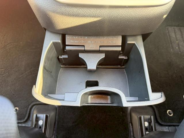 セレナ 　車両品質評価書付き　プロパイロット　インテリジェントルームミラー　アラウンドビューモニター　Ｂｌｕｅｔｏｏｔｈ機能　パーキングアシスト　両側パワースライドドア　ＥＴＣ　衝突軽減ブレーキ　シートアレンジ（41枚目）