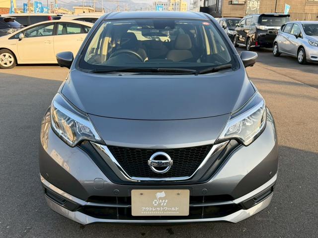 ノート Ｘ　車両品質評価書付き　アラウンドビューモニター　インテリジェントルームミラー　エマージェンシーブレーキ　バックカメラ　ＥＴＣ　ステアリングリモコン　レーンキープアシスト　アイドリングストップ　Ｐスタート（7枚目）