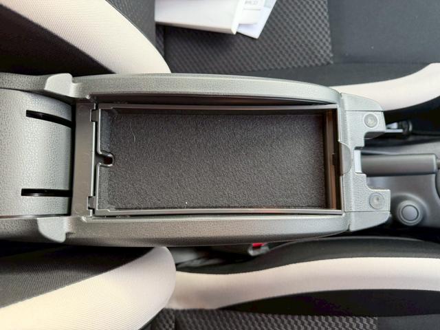 ノート Ｘ　車両品質評価書付き　アラウンドビューモニター　インテリジェントルームミラー　エマージェンシーブレーキ　バックカメラ　ＥＴＣ　ステアリングリモコン　レーンキープアシスト　アイドリングストップ　Ｐスタート（42枚目）