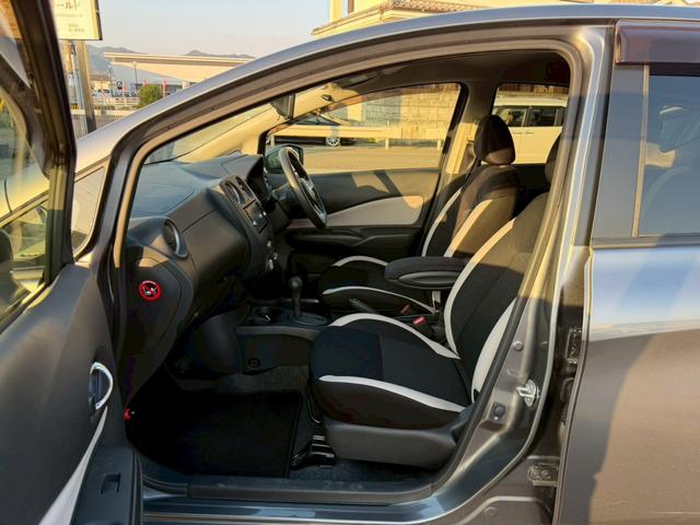 ノート Ｘ　車両品質評価書付き　アラウンドビューモニター　インテリジェントルームミラー　エマージェンシーブレーキ　バックカメラ　ＥＴＣ　ステアリングリモコン　レーンキープアシスト　アイドリングストップ　Ｐスタート（76枚目）