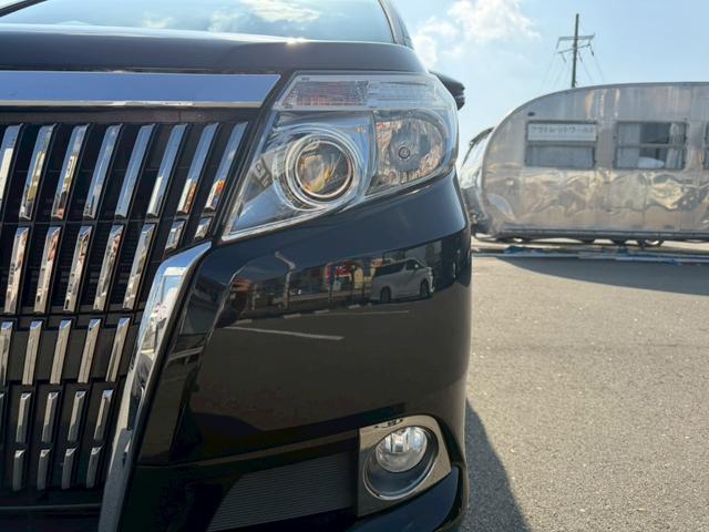 エスクァイア ハイブリッドＧｉ　車両品質評価書付き　ディーラーオプション９インチナビ　クルーズコントロール　バックカメラ　オートライト　シートヒーター　ＥＴＣ　テレビ機能　両側パワースライドドア　ステアリングリモコン　テレビキット（17枚目）