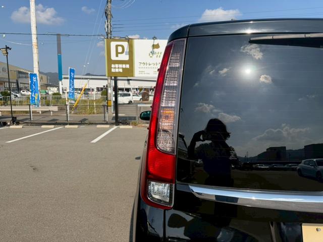 エスクァイア ハイブリッドＧｉ　車両品質評価書付き　ディーラーオプション９インチナビ　クルーズコントロール　バックカメラ　オートライト　シートヒーター　ＥＴＣ　テレビ機能　両側パワースライドドア　ステアリングリモコン　テレビキット（18枚目）