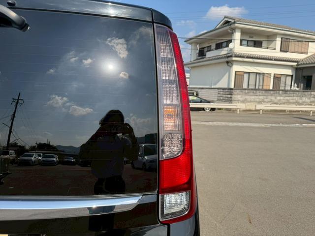 エスクァイア ハイブリッドＧｉ　車両品質評価書付き　ディーラーオプション９インチナビ　クルーズコントロール　バックカメラ　オートライト　シートヒーター　ＥＴＣ　テレビ機能　両側パワースライドドア　ステアリングリモコン　テレビキット（19枚目）