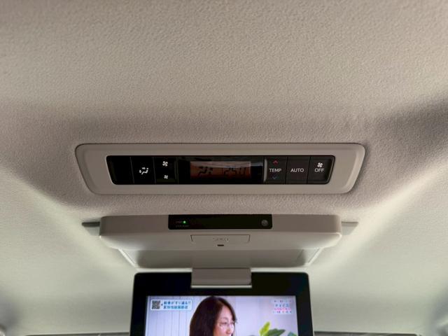 エスクァイア ハイブリッドＧｉ　車両品質評価書付き　ディーラーオプション９インチナビ　クルーズコントロール　バックカメラ　オートライト　シートヒーター　ＥＴＣ　テレビ機能　両側パワースライドドア　ステアリングリモコン　テレビキット（24枚目）