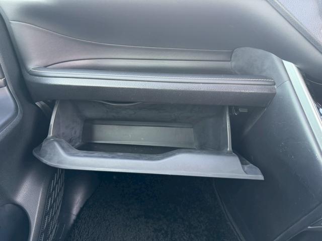 エスクァイア ハイブリッドＧｉ　車両品質評価書付き　ディーラーオプション９インチナビ　クルーズコントロール　バックカメラ　オートライト　シートヒーター　ＥＴＣ　テレビ機能　両側パワースライドドア　ステアリングリモコン　テレビキット（45枚目）