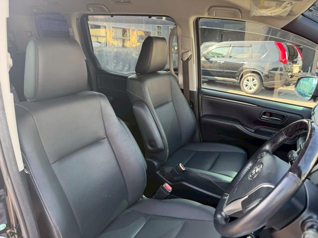 エスクァイア ハイブリッドＧｉ　車両品質評価書付き　ディーラーオプション９インチナビ　クルーズコントロール　バックカメラ　オートライト　シートヒーター　ＥＴＣ　テレビ機能　両側パワースライドドア　ステアリングリモコン　テレビキット（47枚目）