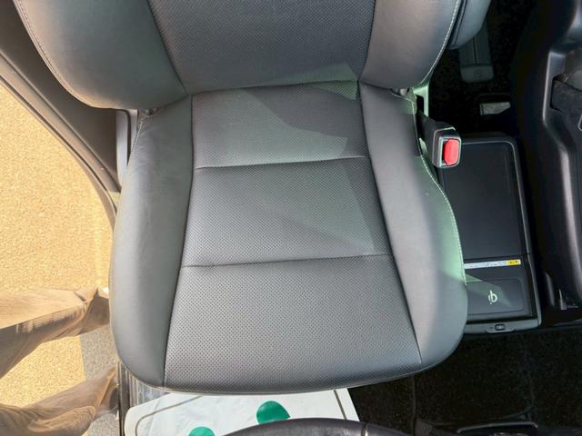 エスクァイア ハイブリッドＧｉ　車両品質評価書付き　ディーラーオプション９インチナビ　クルーズコントロール　バックカメラ　オートライト　シートヒーター　ＥＴＣ　テレビ機能　両側パワースライドドア　ステアリングリモコン　テレビキット（50枚目）