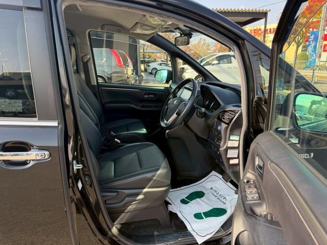 エスクァイア ハイブリッドＧｉ　車両品質評価書付き　ディーラーオプション９インチナビ　クルーズコントロール　バックカメラ　オートライト　シートヒーター　ＥＴＣ　テレビ機能　両側パワースライドドア　ステアリングリモコン　テレビキット（51枚目）