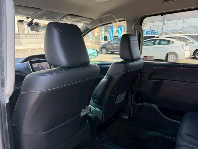 エスクァイア ハイブリッドＧｉ　車両品質評価書付き　ディーラーオプション９インチナビ　クルーズコントロール　バックカメラ　オートライト　シートヒーター　ＥＴＣ　テレビ機能　両側パワースライドドア　ステアリングリモコン　テレビキット（67枚目）