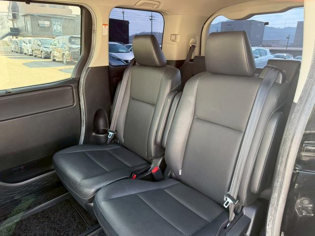 エスクァイア ハイブリッドＧｉ　車両品質評価書付き　ディーラーオプション９インチナビ　クルーズコントロール　バックカメラ　オートライト　シートヒーター　ＥＴＣ　テレビ機能　両側パワースライドドア　ステアリングリモコン　テレビキット（68枚目）