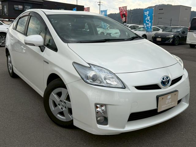 プリウス Ｓ　車両品質評価書付き　純正ナビゲーション　ＴＶ　バックカメラ　オートライト　ＥＴＣ　ＤＶＤ／ＣＤ　スマートキー　ステアリングリモコン　電動格納ミラー　運転席パワーウインドウ　助手席側パワーウインドウ（10枚目）