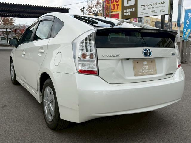 プリウス Ｓ　車両品質評価書付き　純正ナビゲーション　ＴＶ　バックカメラ　オートライト　ＥＴＣ　ＤＶＤ／ＣＤ　スマートキー　ステアリングリモコン　電動格納ミラー　運転席パワーウインドウ　助手席側パワーウインドウ（13枚目）