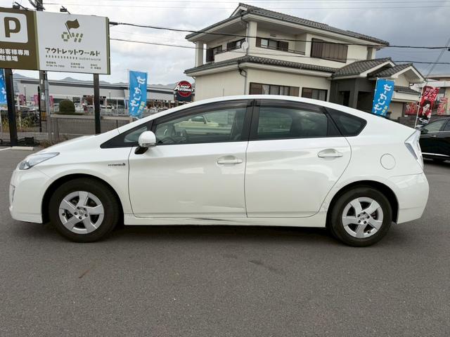 プリウス Ｓ　車両品質評価書付き　純正ナビゲーション　ＴＶ　バックカメラ　オートライト　ＥＴＣ　ＤＶＤ／ＣＤ　スマートキー　ステアリングリモコン　電動格納ミラー　運転席パワーウインドウ　助手席側パワーウインドウ（14枚目）