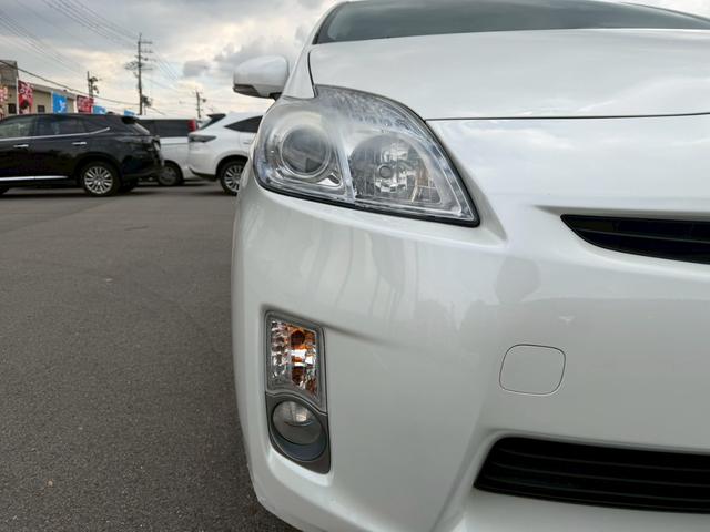 プリウス Ｓ　車両品質評価書付き　純正ナビゲーション　ＴＶ　バックカメラ　オートライト　ＥＴＣ　ＤＶＤ／ＣＤ　スマートキー　ステアリングリモコン　電動格納ミラー　運転席パワーウインドウ　助手席側パワーウインドウ（16枚目）