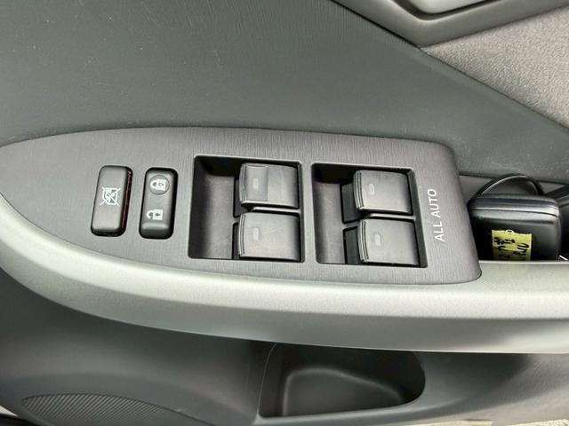 プリウス Ｓ　車両品質評価書付き　純正ナビゲーション　ＴＶ　バックカメラ　オートライト　ＥＴＣ　ＤＶＤ／ＣＤ　スマートキー　ステアリングリモコン　電動格納ミラー　運転席パワーウインドウ　助手席側パワーウインドウ（30枚目）