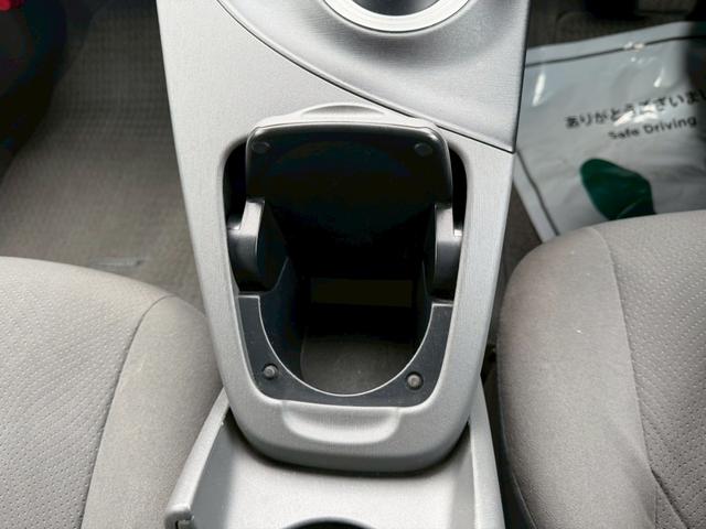 プリウス Ｓ　車両品質評価書付き　純正ナビゲーション　ＴＶ　バックカメラ　オートライト　ＥＴＣ　ＤＶＤ／ＣＤ　スマートキー　ステアリングリモコン　電動格納ミラー　運転席パワーウインドウ　助手席側パワーウインドウ（39枚目）